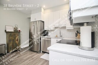 Building Photo - 38 Bruyère St