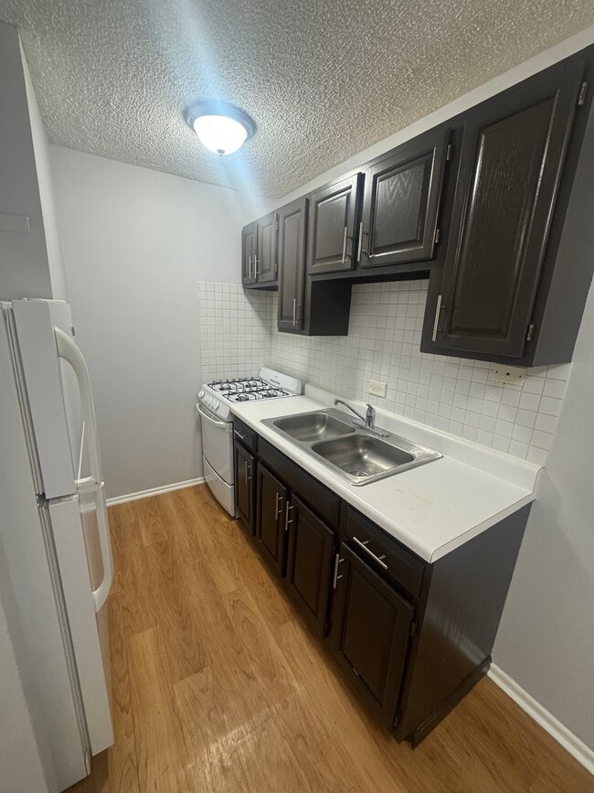 Building Photo - 4636 N Beacon St