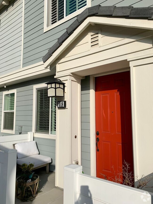 Building Photo - 518 Heron Ln
