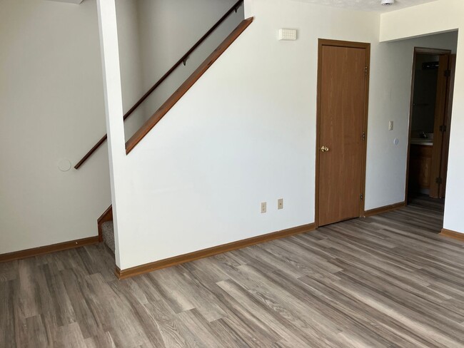 Foto del edificio - Troy Crossing - 2 Bedroom & 1.5 Bath Townh...