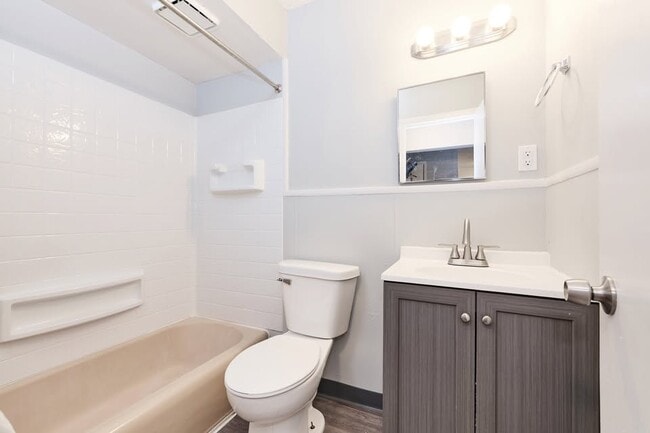 Building Photo - Parkline Flats