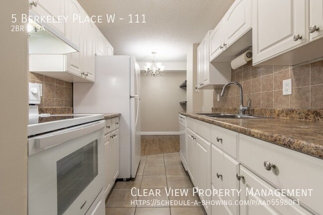 Building Photo - Renovated two bedroom, one bathroom condo ...