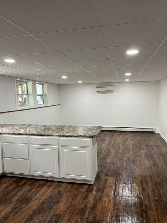 Foto del edificio - 479 Falmouth Rd