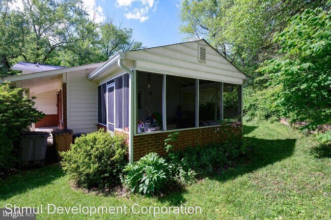 Foto del edificio - 4 br, 3 bath House - 902 W Edmonston Drive