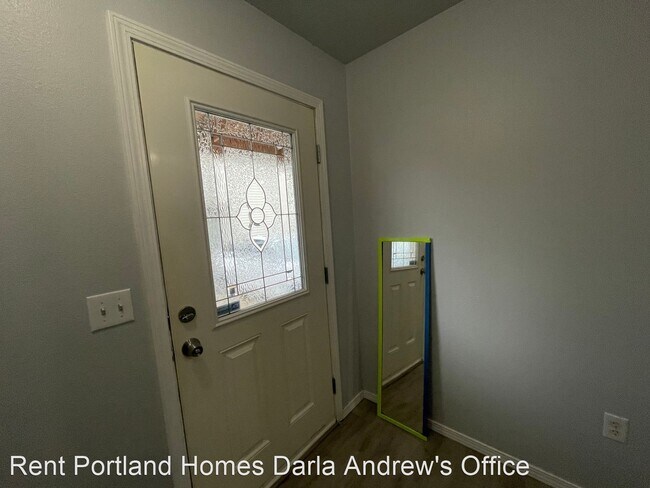 Building Photo - 3 br, 2.5 bath House - 13004 SE Division S...
