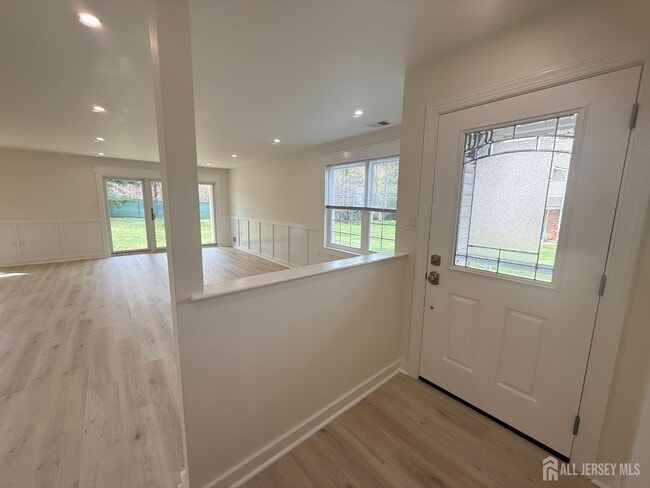 Building Photo - 15 Lindsey Cir