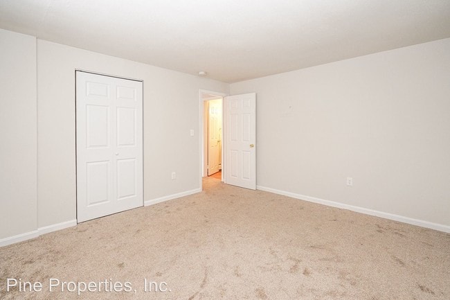 Foto del edificio - 64 School St