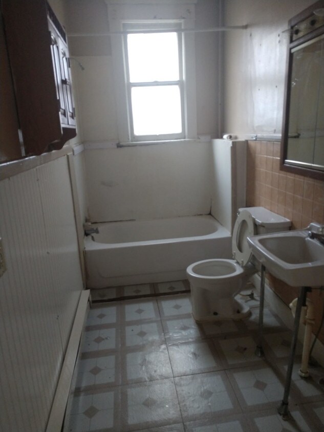 Building Photo - 315 Gross St