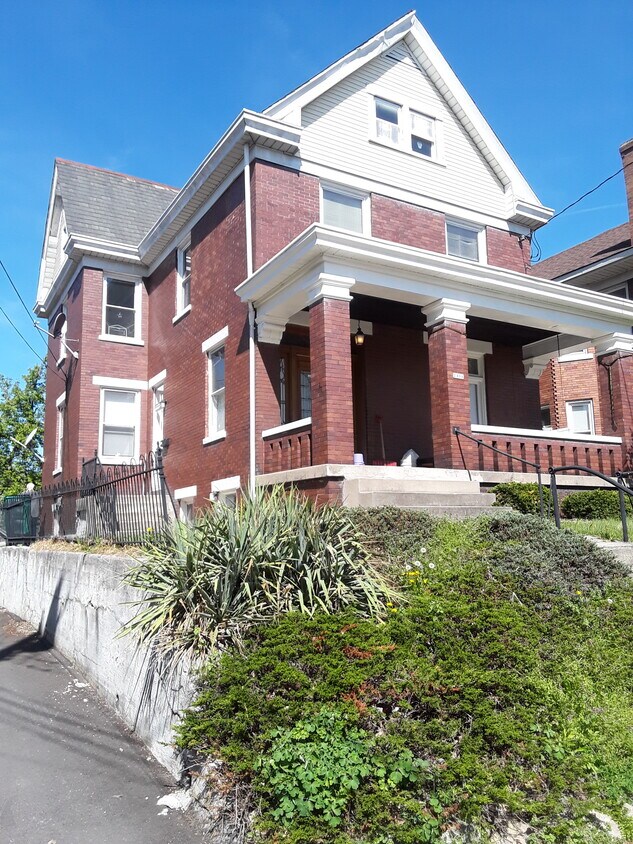 Foto del edificio - 2401 Fairview Ave