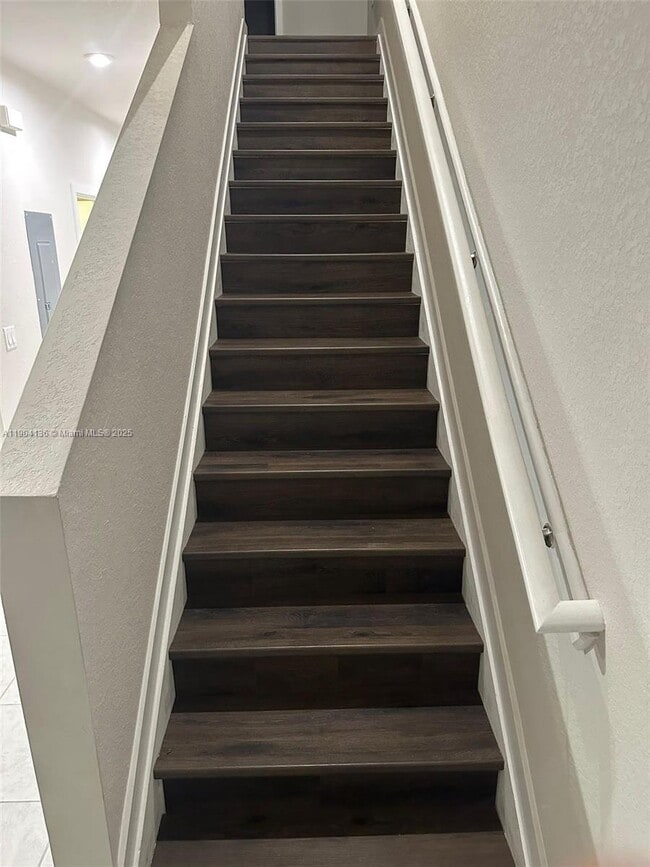 Foto del edificio - 392 NW 11th Ct