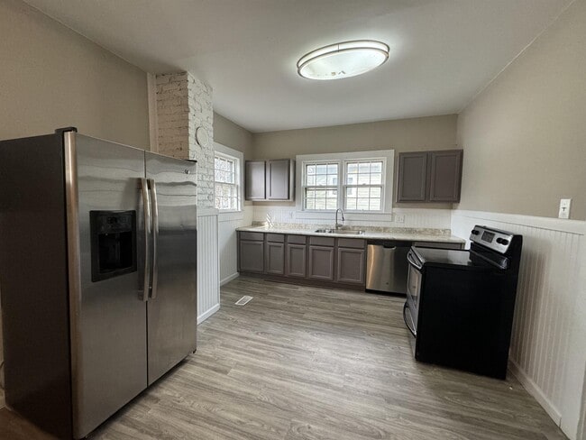 Foto del edificio - 2017 Lee High Dr NE