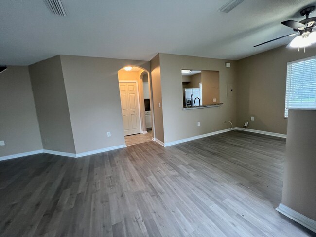 Foto del edificio - 3 Bedroom 2.5 bath 2 story townhome