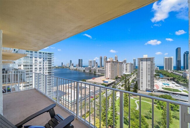 Foto del edificio - 290 174th St St