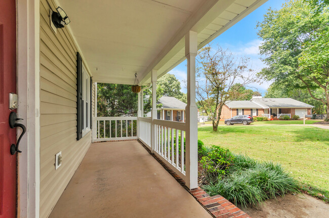Foto del edificio - 517 Laurel Tree Ln