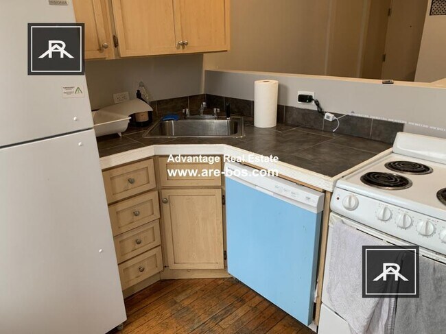Building Photo - 4 bedroom in Allston MA 02134