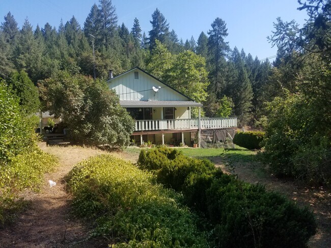 Foto del edificio - 22305 Canyon Way