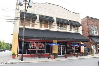 Building Photo - 112 N John St