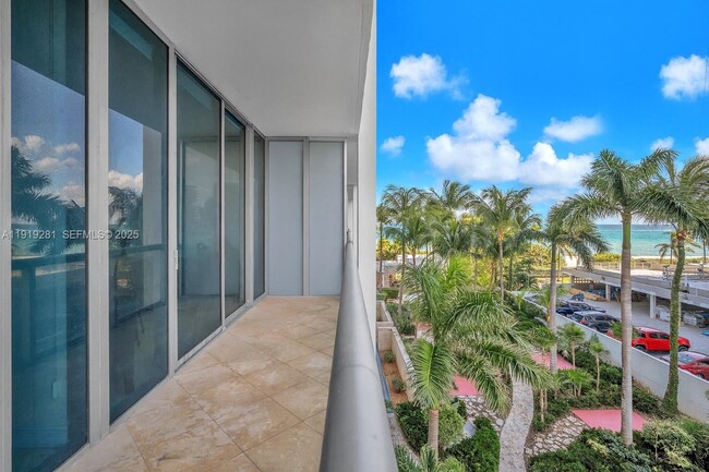 Foto del edificio - 6799 Collins Ave