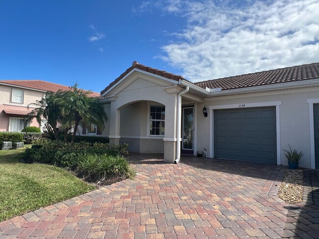 Building Photo - Winter Retreat in Vero Beach