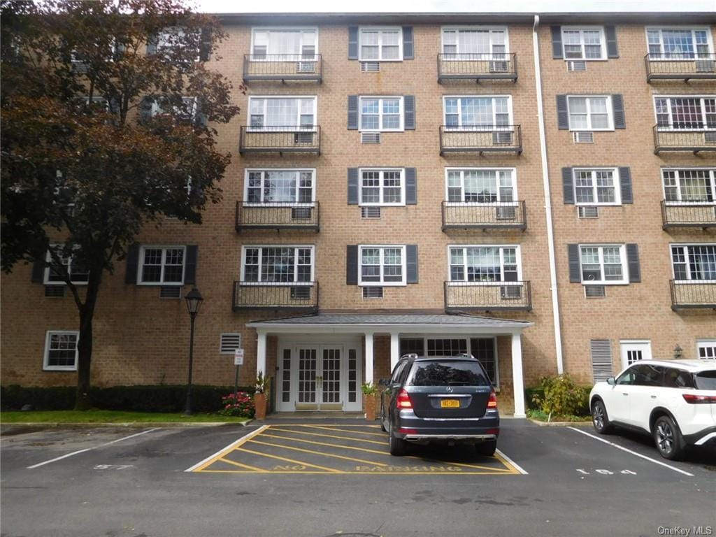 2 Consulate Dr Unit 1P, Tuckahoe, NY 10707 Condo for Rent in