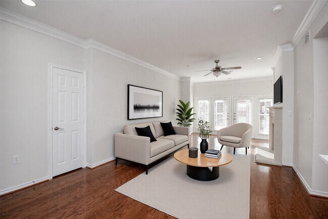 Foto del edificio - 2400 McCue Rd