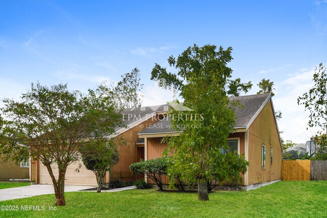 Building Photo - 8038 Loch Lomond Ln