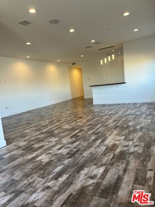 Building Photo - 1445 S Fairfax Ave