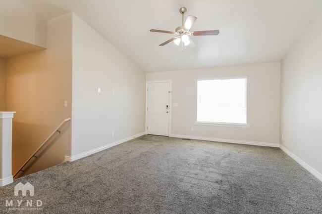 Building Photo - 2251 E Maple Dr