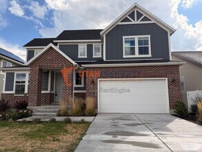 Building Photo - 12927 Twisted Oak Dr