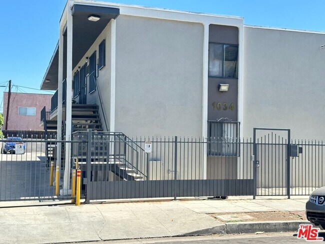 Building Photo - 1034 S Ardmore Ave