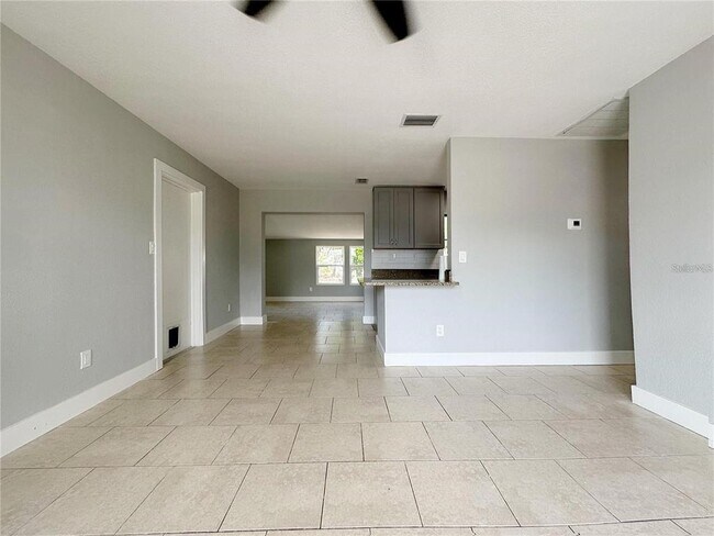 Building Photo - 2404 Florida Blvd