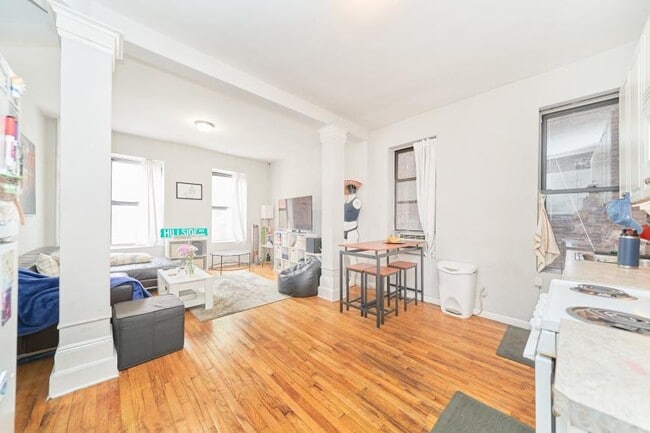 Building Photo - 3 bedroom in NEW YORK NY 10018