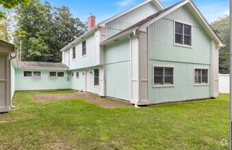 Building Photo - 157 Pine Orchard Rd