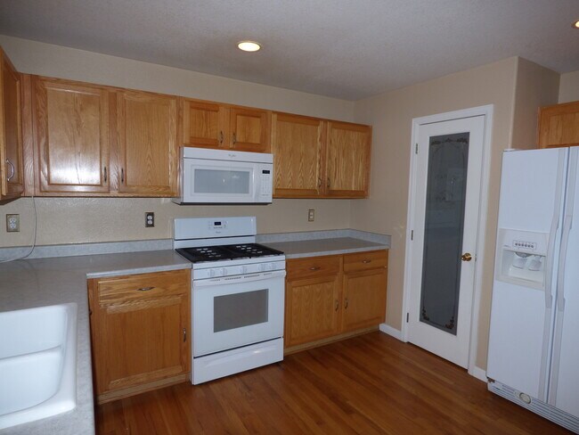 Foto del edificio - 1482 Wildrose Dr