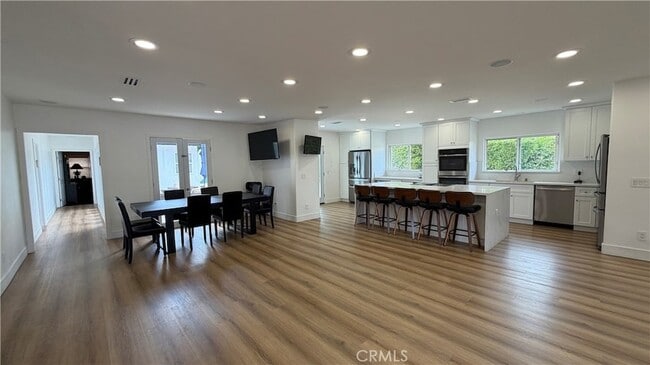 Foto del edificio - 5855 Shirley Ave