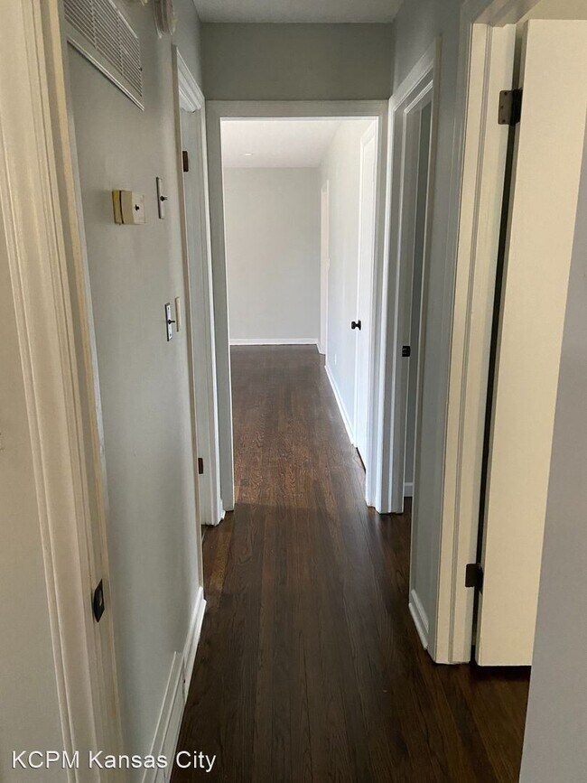 Foto del edificio - 3 br, 1.5 bath House - 9015 E 73rd Street