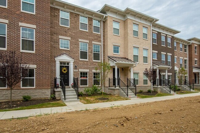 Building Photo - newly built townhome in Carmel