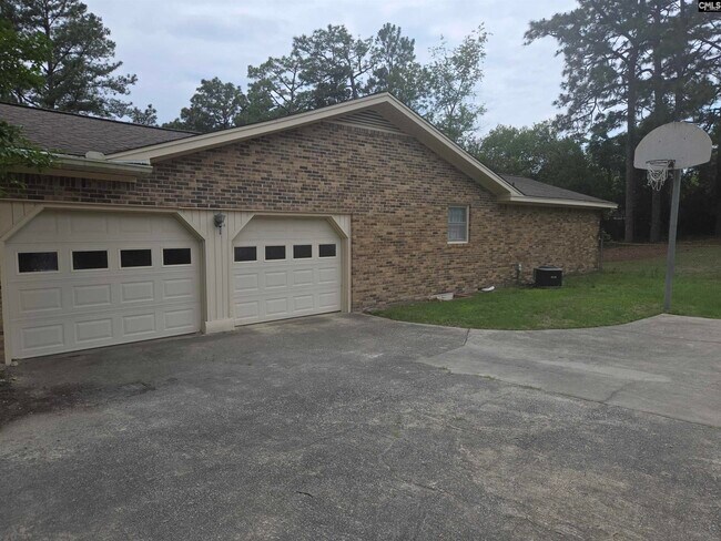 Building Photo - 77 Northlake Rd