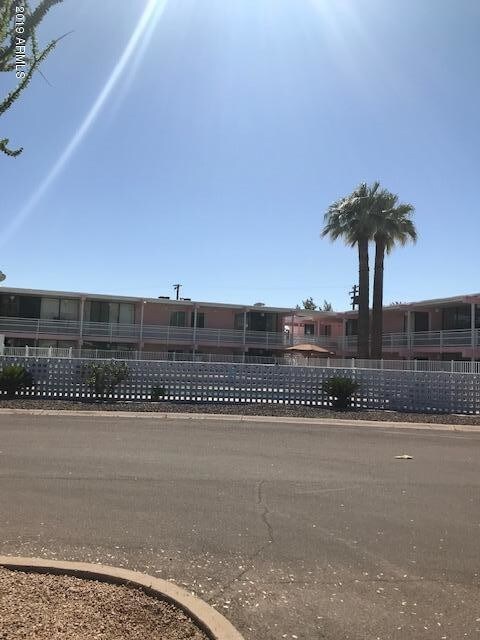 Foto del edificio - 6847 E 4th St