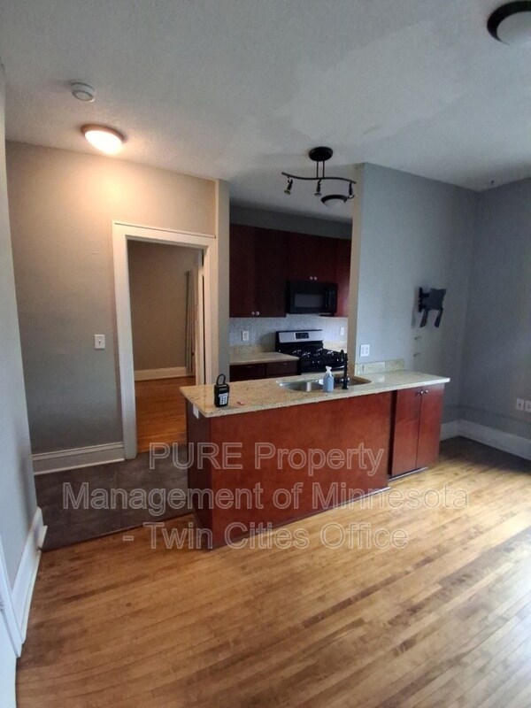 Building Photo - 2881 Irving Ave S