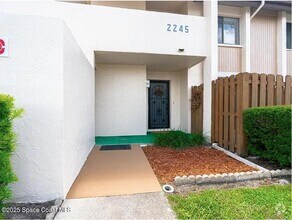 Building Photo - 2245 Golf Isle Dr