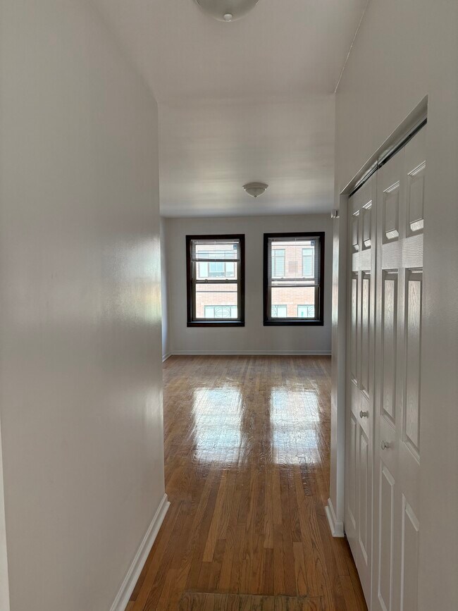 Foto del edificio - 809 N Harlem Ave