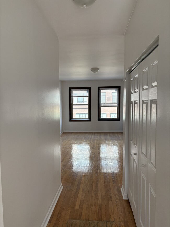Building Photo - 809 N Harlem Ave