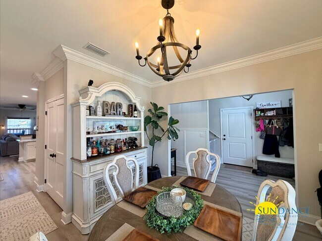 Building Photo - Custom Details throughout this 3 Bedroom 3.5 Bathroom Home in Shalimar!