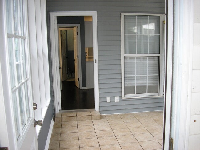 Building Photo - 2809 Harvest Ln