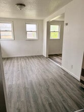 Building Photo - 2204 6th St Building Photo - 2204 6th St