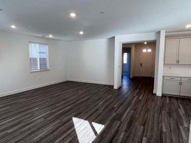 Foto del edificio - Gorgeous Brand New 4 Bedroom Smart Home in...