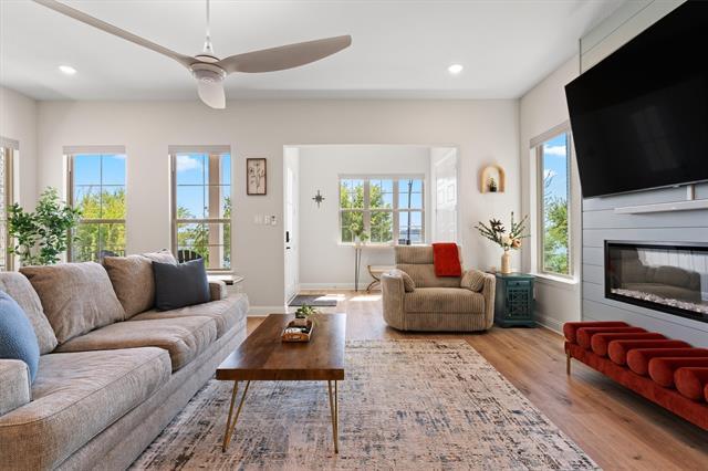 Foto principal - 7309 Sunset Blvd