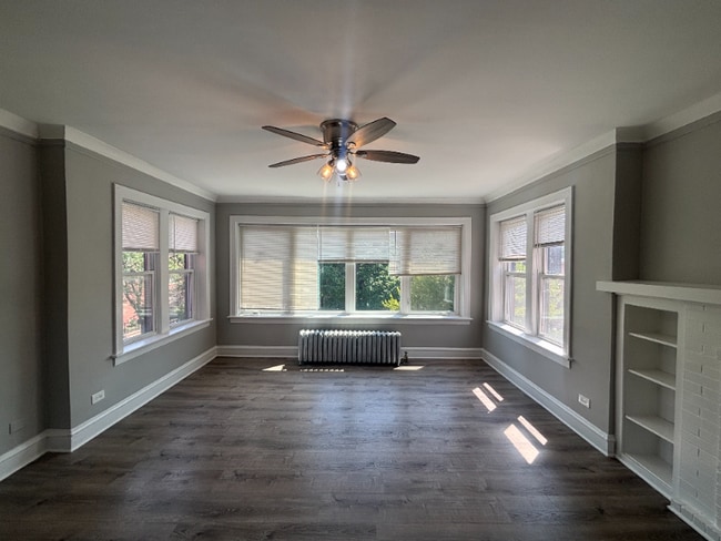 Photo - 8000 S Champlain Ave (Chicago, IL) Apartment