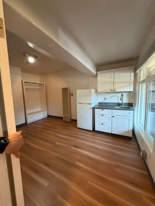 Building Photo - 10110 Soquel Dr